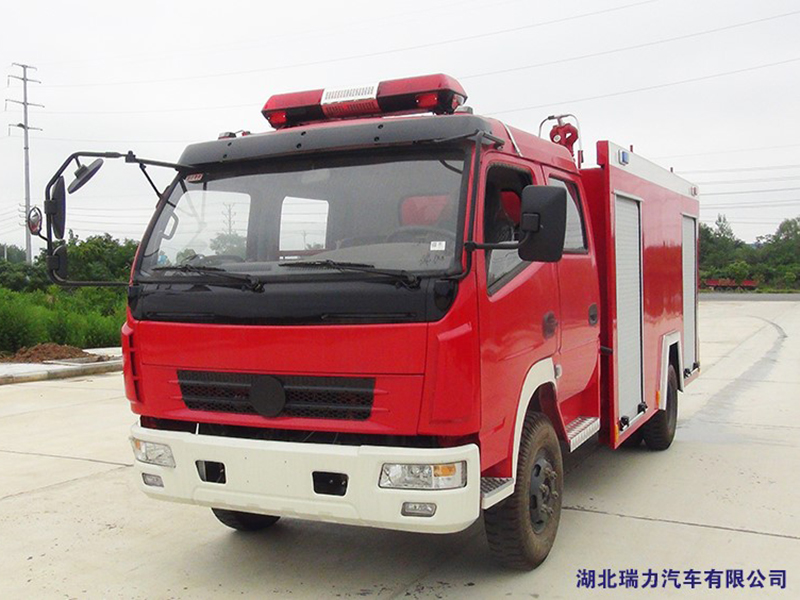 東風(fēng)大多利卡水罐消防車(chē)